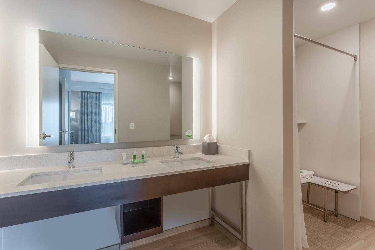 Holiday Inn & Suites - Jefferson City By Ihg Luaran gambar